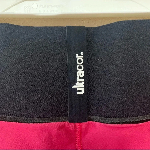 Ultracor Lux Essentials Crocodile Legging in Pink Size Medium - Picture 12 of 15